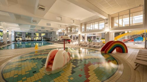 Hotel Terme Jezerčica - Nedeljski oddih v Termah - Standard plus soba, Donja Stubica, Hrvaška - 149 EUR - 1x nočitev v Standard plus sobi za 2 osebi (1 otrok do 13,99 let in 1 otrok do 4,99 let brezplačno), Polpenzion