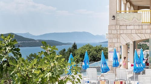 Hotel Stella - Poletni oddih v Neumu, Neum, Bosna in Hercegovina - 413,50 EUR - 3x nočitev v Comfort sobi z balkonom in s pogledom na morje za 2 osebi, Polpenzion