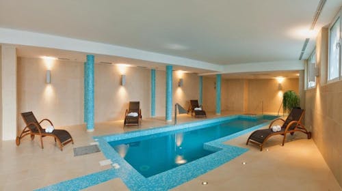 Hotel Rotondo ali Rotondo Annex - 1. maj v Trogirju, Seget Donji, Trogir, Dalmacija, Hrvaška - 308 EUR - 2x nočitev v dvoposteljni Superior sobi z balkonom za 2 osebi (1 otrok do 12 let brezplačno), Polpenzion