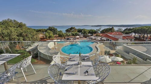 Hotel Park Plaza Belvedere - Romantična ali družinska wellness pomlad in 1. maj, Medulin, Istra, Hrvaška - 320 EUR - 2x nočitev v dvoposteljni sobi za 2 osebi (1 otrok do 11,99 let in 1 otrok do 2,99 let brezplačno), Polpenzion