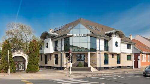 Hotel Kalvaria - Oddih na Madžarskem, Győr, Madžarska - 72 EUR - 1x nočitev v objektu s 3 zvezdicami za 2 osebi, Zajtrk