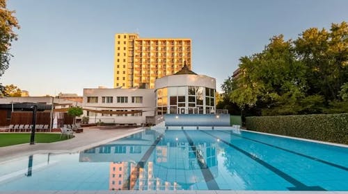 Hotel Baratsag - Termalni oddih, Hajdúszoboszló, Madžarska - 636 EUR - 5x nočitev v dvoposteljni Standard sobi za 2 osebi, Polpenzion (samopostrežni zajtrk in večerja)