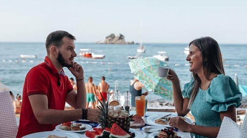 Hotel Riva by Aycon - Družinski konec poletja v Petrovcu, Petrovac, Črna gora - 619 EUR - 5x nočitev v dvoposteljni Standard sobi s pogledom na atrij ali pogledom na gore za 2 osebi (1 otrok do 11,99 let brezplačno), Zajtrk