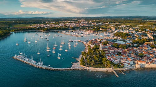 Hotel Nautica - Pomlad in 1. maj v Novigradu, Novigrad, Istra, Hrvaška - 279 EUR - 2x nočitev v dvoposteljni Superior sobi z balkonom in s pogledom na park za 2 osebi, Polpenzion