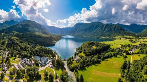 Penzion Pr' Pristavc - Oddih v Bohinju, Polje, Bohinjska Bistrica, Slovenija - 174 EUR - 2x nočitev v dvoposteljni sobi za 2 osebi, Zajtrk