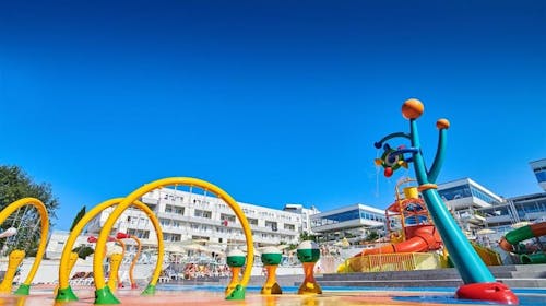 Hotel Delfin Plava Laguna - Poletje v Poreču, Poreč, Istra, Hrvaška - 1049 EUR - 7x nočitev v Classic dvoposteljni sobi z balkonom (morska stran) za 2 osebi (1 otrok do 11,99 let brezplačno), Polpenzion