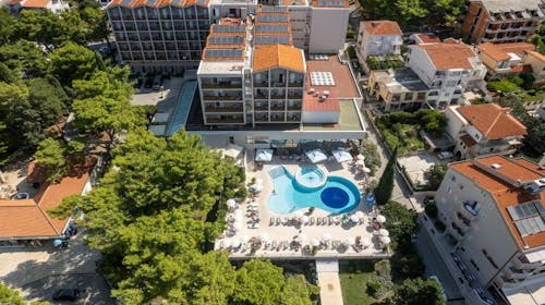 Hotel Horizont - Pozdrav poletju na makarski rivieri , Baška Voda, Makarska riviera, Dalmacija, Hrvaška - 336 EUR - 2x nočitev v Standard dvoposteljni sobi z balkonom za 2 osebi, Polpenzion (samopostrežni zajtrk in večerja)