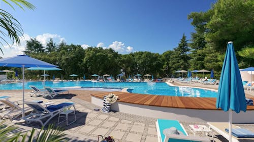 Rubin Sunny Hotel by Valamar - Poletje v dvoje v Poreču, Poreč, Istra, Hrvaška - 529 EUR - 4x nočitev v Soba za 2 morska stran za 2 osebi, Polpenzion (podaljšan zajtrk in zgodnje kosilo od 8. do 14. ure z brezalkoholnimi pijačami)
