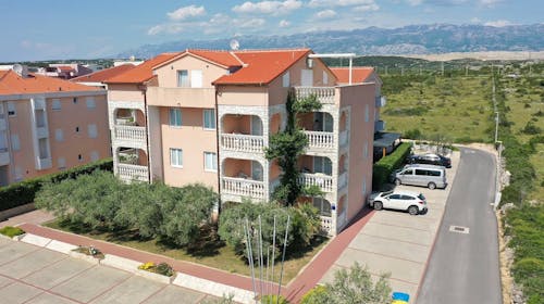 Peris Resort apartments - Oddih na Pagu - Enosobni apartma, Novalja, Pag, Dalmacija, Hrvaška - 156 EUR - 3x nočitev v enosobnem apartmaju (2+2) za 4 osebe, Uporaba zunanjega bazena