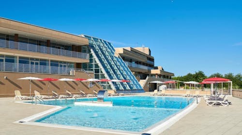 Hotel Molindrio Plava Laguna - Družinsko poletje v Poreču, Poreč, Istra, Hrvaška - 1235 EUR - 7x nočitev v Economy sobi za 2 osebi (1 otrok do 11,99 let in 1 otrok do 4,99 let brezplačno), Polpenzion