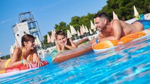Aquapark Istralandia - Celodnevna vstopnica za otroke - Junij in september, Brtonigla, Istra, Hrvaška - 29 EUR - 1x celodnevna vstopnica za osebe od 90 cm do 120 cm, Uporaba atrakcij in bazena vodnega parka Istralandia