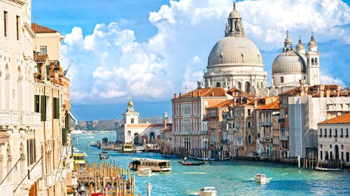 A&O Venice Mestre - Družinski oddih v bližini Benetk, Mestre, Benetke, Italija - 134 EUR - 2x nočitev v dvoposteljni Standard sobi ali Family sobi za 2 osebi (2 otroka do 17. leta brezplačno), Zajtrk
