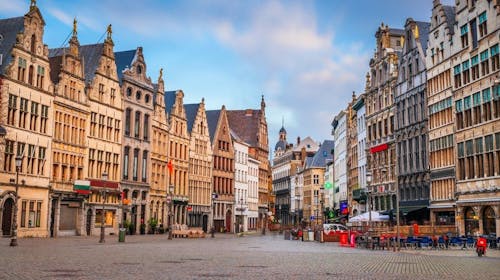A&O Hotel Antwerpen Centraal - Oddih v srcu Flandrije, Antwerp, Belgija - 79 EUR - 1x nočitev v dvoposteljni Standard sobi ali Family sobi za 2 osebi (2 otroka do 17. leta brezplačno), Samopostrežni zajtrk