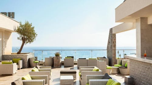 Vile Oliva Petrovac - Konec poletja za pare, Petrovac na Moru, Črna gora - 1155 EUR - 7x nočitev v Standard dvoposteljni sobi v vilah (1 zakonska postelja) za 2 osebi, All inclusive