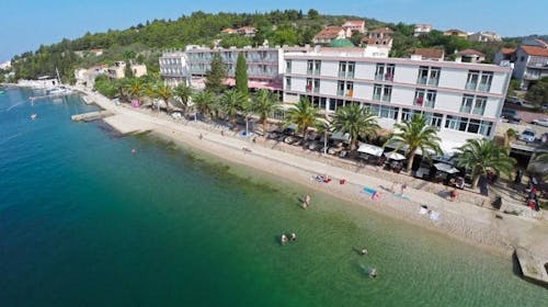 Hotel Posejdon - All inclusive poletje na Korčuli , Vela Luka, Korčula, Dalmacija, Hrvaška - 375 EUR - 3x nočitev v dvoposteljni Standard sobi (stran park) s francoskim balkonom za 2 osebi, All inclusive