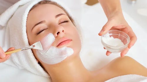 Hotel Mirta - Wellness Mirta - Razvajanje v savnah in jacuzziju z vključeno nego obraza, Izola, Slovenija - 46,80 EUR - 1-urno razvajanje v savnah (finska, infrardeča, bio-zeliščna in tuška savna) in hidromasažnem bazenu (33 stopinj) za 1 osebo, 60-minutna pomlajevalna nega obraza z naravno kozmetiko Pevonia