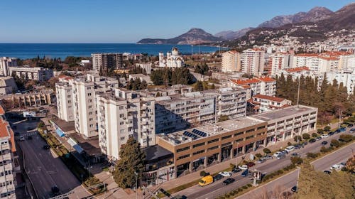 Hotel Agape - Začetek in konec poletja v Črni gori - Posebna cena, Bar, Črna gora - 344 EUR - 4x nočitev v dvoposteljni sobi za 2 osebi (1 otrok do 6,99 let brezplačno), Polpenzion (samopostrežni zajtrk in večerja)