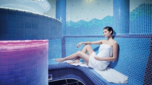 Hotel Európa Fit Superior Hévíz - Spa in wellness oddih med vikendom, Hévíz, Madžarska - 322 EUR - 2x nočitev v dvoposteljni Standard sobi za 2 osebi, Polpenzion