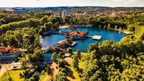 Lorabel Apartment House Hévíz, Hévíz, Madžarska - 145 EUR - 3x nočitev v apartmaju za 2 osebi, Kava in čaj