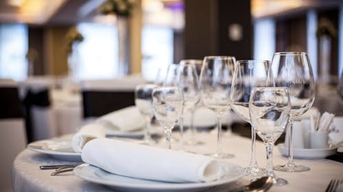 Hotel Park Doboj - Družinski wellness oddih s polpenzionom, Doboj, Bosna in Hercegovina - 312 EUR - 2x nočitev v dvoposteljni sobi za 2 osebi (2 otroka do 11,99 let brezplačno), Polpenzion