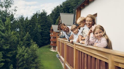 Forest Apartments Videc - Poletni wellness vikend oddih na Pohorju za 6 oseb, Pohorje, Slovenija - 299 EUR - 2x nočitev v enosobnem apartmaju z balkonom ali teraso za 6 oseb, Neomejeno uporabo WellNest notranjega bazena od 12. do 20. ure