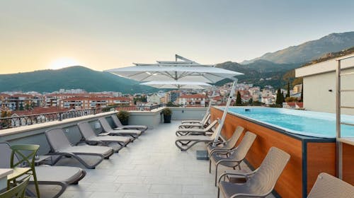 Hotel Diplomat by Aycon - Družinsko poletje ob morju, Budva, Črna gora - 630 EUR - 3x nočitev v dvoposteljni Standard sobi za 2 osebi (1 otrok do 11,99 let brezplačno), Zajtrk
