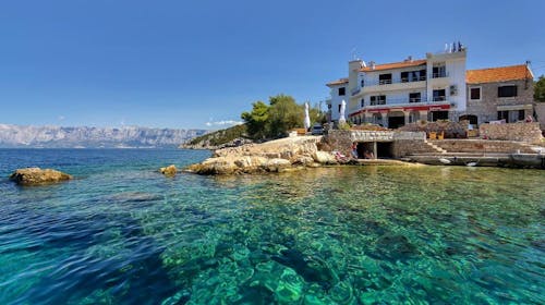 Hotel Timun - Pozdrav poletju na otoku Hvar, Hvar, Dalmacija, Hrvaška - 490 EUR - 5x nočitev v dvoposteljni sobi z balkonom (pogled park) za 2 osebi, Polpenzion