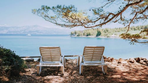 Mobilne hiške Bunja Boutique Camping - Poletni oddih na otoku Brač, Supetar, otok Brač, Dalmacija, Hrvaška - 319 EUR - 3x nočitev v Premium mobilni hiški (4+2) za do 6 oseb (4 odrasle osebe in 2 otroka do 11,99 let), Uporaba posteljnine in brisač