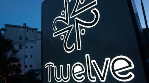 Hotel Twelve by Aycon - Družinska jesen, Budva, Črna gora - 473 EUR - 5x nočitev v dvoposteljni Standard sobi (z dodatnim ležiščem) za 2 osebi (1 otrok do 11,99 let brezplačno), Zajtrk