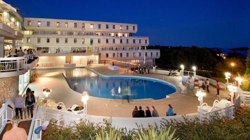 Hotel Delfin Plava Laguna - Poletje v Poreču, Poreč, Istra, Hrvaška - 759 EUR - 7x nočitev v Classic dvoposteljni sobi z balkonom (morska stran) za 2 osebi (1 otrok do 11,99 let brezplačno), Polpenzion