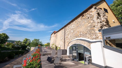 Althof Retz, Landgut & SPA - Adults only wellness oddih z vključeno degustacijo vin, Retz, Avstrija - 639 EUR - 2x nočitev v dvoposteljni sobi Classic Landgut za 2 osebi, Polpenzion (samopostrežni zajtrk in 5-hodna večerja)