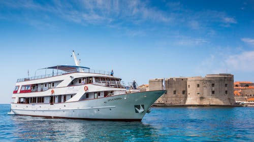 5-dnevno mini križarjenje po Jadranu - Odhod iz Dubrovnika - MS Splendid , Dubrovnik, Hrvaška - 499 EUR - 5-dnevno križarjenje z ladjo po ruti: Dubrovnik – Šipan (ali Slano) – Nacionalni park Mljet – Korčula – Dubrovnik, 4x nočitev v dvoposteljni kabini spodnja paluba (klima in zasebna kopalnica) na ladji MS Splendid Premium Superior kategorije (dolžina 40 m) za 1 osebo