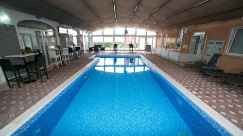 Peris Resort apartments - Oddih na Pagu - Dvosobni apartma, Novalja, Pag, Dalmacija, Hrvaška - 183 EUR - 3x nočitev v dvosobnem apartmaju (3+2) za 5 oseb, Uporaba zunanjega bazena
