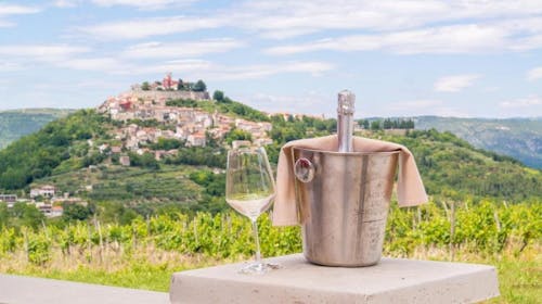 Casa Rossa - Pravljični oddih v Motovunu z vključeno večerjo in degustacijo vin, Motovun, Istra, Hrvaška - 219 EUR - 2x nočitev v dvoposteljni sobi za 2 osebi, Bogat istrski zajtrk iz izbranih lokalnih sestavin za 2 osebi