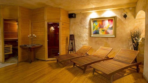 Hotel Medno - 2-urno savnanje za 1 osebo, Medno, Ljubljana, Slovenija - 15 EUR - 2-urno savnanje (souporaba finske in IR-savne) za 1 osebo, Brisača in rjuha na osebo