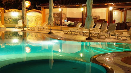 Hotel Villa Letan - Romantično ali družinsko poletje, Peroj, Istra, Hrvaška - 467 EUR - 3x nočitev v dvoposteljni sobi z balkonom za 2 osebi (1 otrok do 2,99 let in 1 otrok do 11,99 let brezplačno), Polpenzion