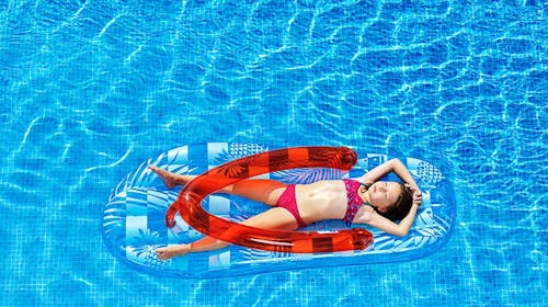 Sunny Rabac by Valamar - Zabavno družinsko poletje, Rabac, Istra, Hrvaška - 575 EUR - 2x nočitev v dvoposteljni sobi 2+1 (morska stran) za 2 osebi (1 otrok do 17,99 let brezplačno), Sunny polni penzion