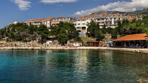 Hotel Zagreb Karlobag - All inclusive light pozdrav poletju - Soba z balkonom , Karlobag, Hrvaška - 289 EUR - 3x nočitev v dvoposteljni sobi z balkonom za 2 osebi (1. otrok do 11,99 let in 2. otrok do dopolnjenega 1. leta starosti brezplačno), All inclusive light