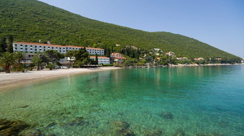 Hotel Faraon - All inclusive junijski oddih v Dalmaciji, Trpanj, Dalmacija, Hrvaška - 800 EUR - 5x nočitev v dvoposteljni Comfort sobi z balkonom (pogled morje) za 2 osebi (otrok do 11,99 let brezplačno), All inclusive z vključeno pijačo ob obrokih