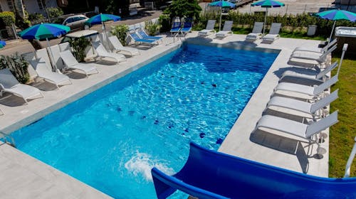 Hotel Cosmopol Cesenatico - Oddih v Italiji, Cesenatico, Italija - 1375 EUR - 7x nočitev v štiriposteljni sobi z balkonom za 2 osebi (2 otroka do 14 let brezplačno), All inclusive