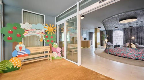 Aminess Vival Lišanj Family Hotel - Družinski all inclusive light z animacijo, Novi Vinodolski, Hrvaška - 325 EUR - 2x nočitev v dvoposteljni Standard sobi za 2 osebi (1 otrok do 14,99 let brezplačno), All inclusive light