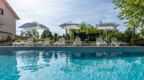 Kistucsok Food and Room, Balatonszemes, Madžarska - 287 EUR - 4x nočitev v dvoposteljni Standard sobi s teraso ali balkonom za 2 osebi, A la carte zajtrk (od 7. do 10. ure)