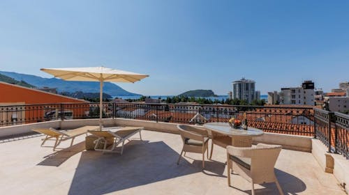 Hotel Kadmo by Aycon - Družinski konec poletja, Budva, Črna gora - 637 EUR - 5x nočitev v dvoposteljni Standard sobi za 2 osebi (1 otrok do 11,99 let brezplačno), Zajtrk