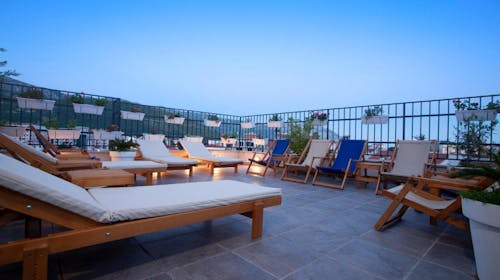 Hotel Twelve by Aycon - Družinsko poletje, Budva, Črna gora - 456 EUR - 3x nočitev v dvoposteljni Standard sobi (z dodatnim ležiščem) za 2 osebi (1 otrok do 11,99 let brezplačno), Zajtrk