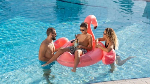 Hotel Horizont - Pozdrav poletju na makarski rivieri , Baška Voda, Makarska riviera, Dalmacija, Hrvaška - 720 EUR - 3x nočitev v Junior suiti (stran park) za 2 osebi, Polpenzion (samopostrežni zajtrk in večerja)