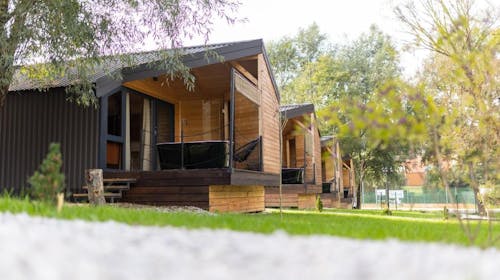 Glamping Resort Halicanum - Toplice Sveti Martin - Družinski oddih med vikendom z vključeno masažo, Sveti Martin na Muri, Hrvaška - 210 EUR - 2x nočitev v glamping hiški za 2 osebi (2 otroka do 13,99 let brezplačno), Bogati zajtrk