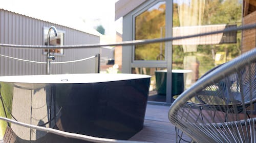 Glamping Resort Halicanum - Toplice Sveti Martin - Družinski oddih med tednom z vključeno masažo, Sveti Martin na Muri, Hrvaška - 190 EUR - 2x nočitev v glamping hiški za 2 osebi (2 otroka do 13,99 let brezplačno), Bogati zajtrk