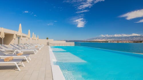 Aminess Style Camping Avalona Resort - Poletje v 5-zvezdičnem kampu na Pagu, Povljana, otok Pag, Dalmacija, Hrvaška - 1869 EUR - 5x nočitev v Premium Holiday Home za do 6 oseb (4 odrasle osebe in 2 otroka do 11,99 let), Uporaba relax bazena in vodnega parka za otroke in odrasle