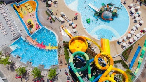 Aquapark Istralandia - Celodnevna vstopnica za otroke - Julij in avgust, Brtonigla, Istra, Hrvaška - 29 EUR - 1x celodnevna vstopnica za osebe od 90 cm do 120 cm, Uporaba atrakcij in bazena vodnega parka Istralandia