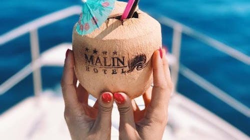 Hotel Malin - Wellness pozdrav poletju ob morju na Krku - Superior soba, Malinska, otok Krk, Hrvaška - 396 EUR - 2x nočitev v Superior dvoposteljni sobi z balkonom za 2 osebi (1 otrok do 11,99 let brezplačno), Polpenzion